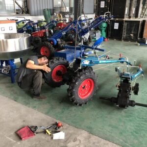 Greenhouse ditch ditch water and drought orchard agricultural tractor ride micro-cultivator, crawler rotary tiller, pastoral management and fertilization
