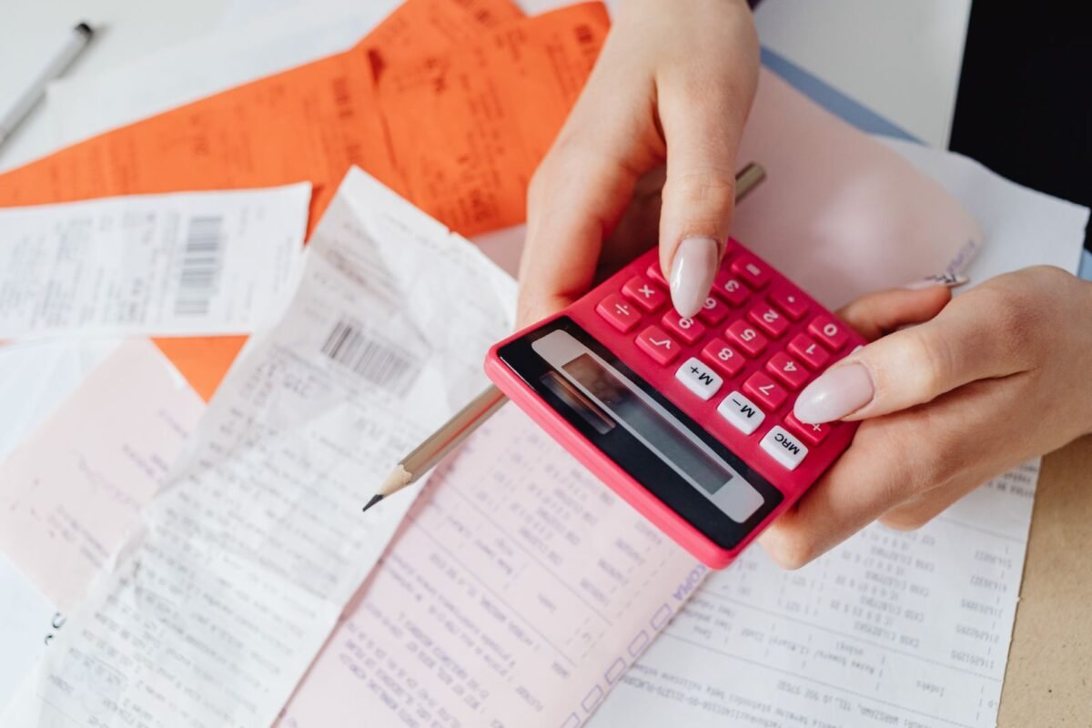 Calculating a duty refund with a calculator and receipts