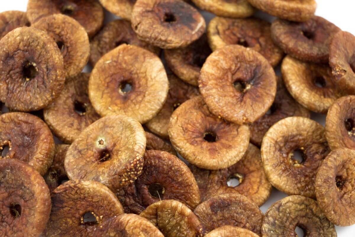 Dried fruit rings produced by hot air drying